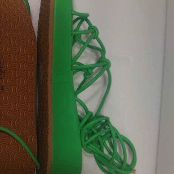 New neon green gladiator strappy platform sandals - Picture 4 of 5